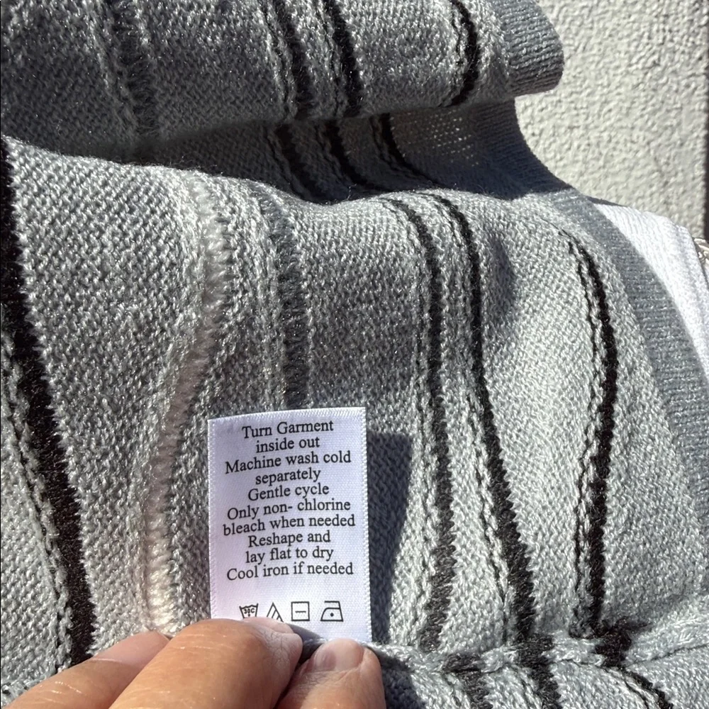 Coldwater Creek Gray and Black Wavy Stripe Cardigan - Picture 6 of 7